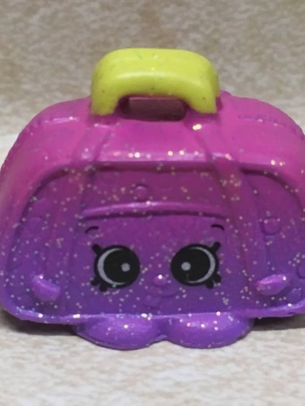 EXCLUSIVE Glamour Squad Olive Overnight Bag Shopkins
